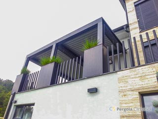 Brisole pergola ClimaSol izdelana na obstoječo konstrukcijo.